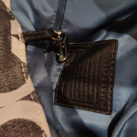 Coach Payton Canvas Purse - Picture 11 of 12